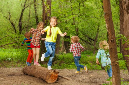 Waldbaden für Kinder und die Freiheit genießen